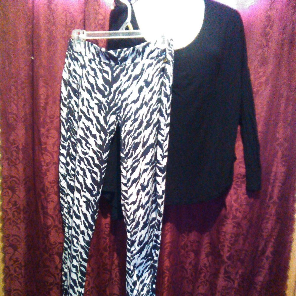 Apple bottom leggings#free top